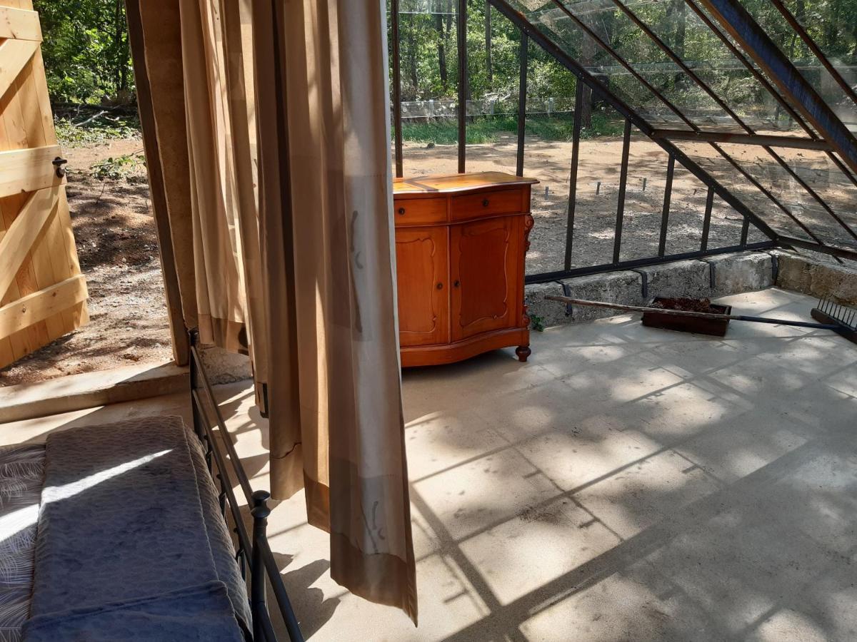 Natuurslaapkamer De Zaadeest Boskamer Lomm Buitenkant foto