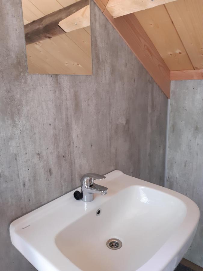 Natuurslaapkamer De Zaadeest Boskamer Lomm Buitenkant foto