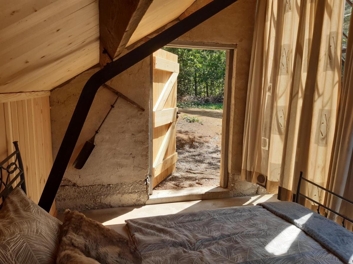 Natuurslaapkamer De Zaadeest Boskamer Lomm Buitenkant foto