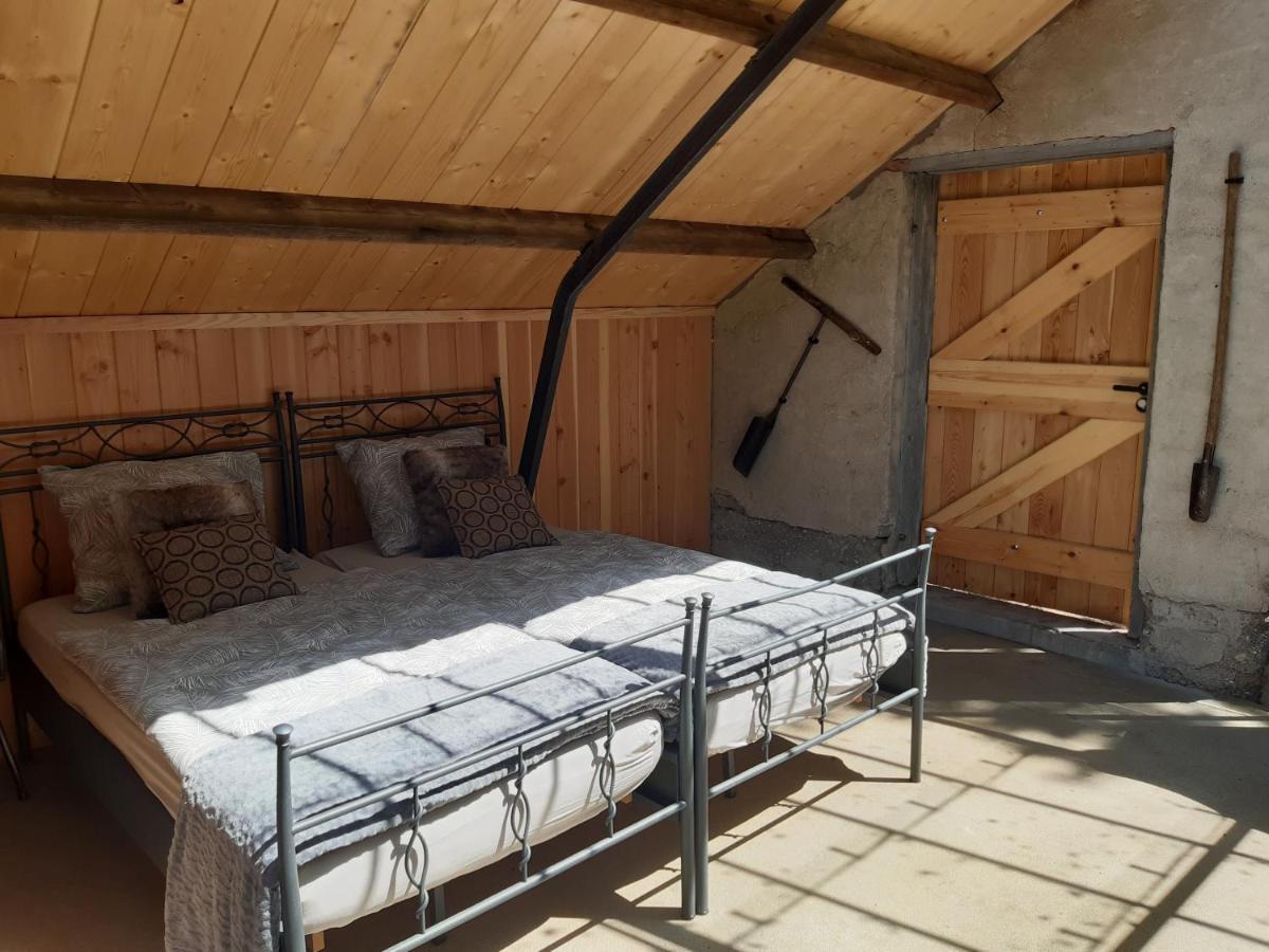Natuurslaapkamer De Zaadeest Boskamer Lomm Buitenkant foto