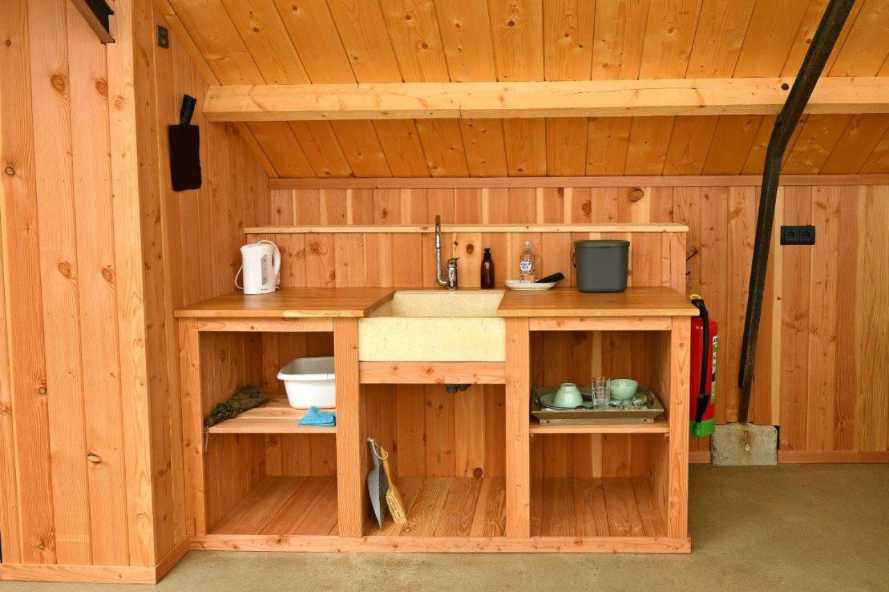 Natuurslaapkamer De Zaadeest Boskamer Lomm Buitenkant foto