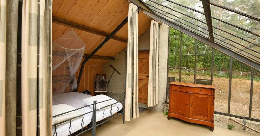 Natuurslaapkamer De Zaadeest Boskamer Lomm Buitenkant foto